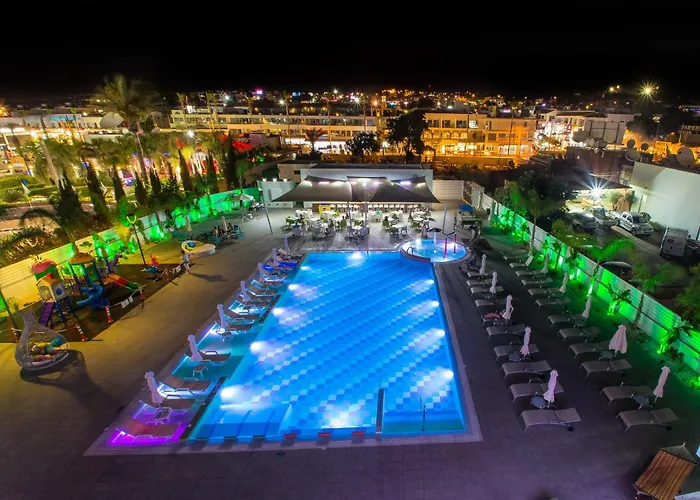 Nicholas Color Hotel