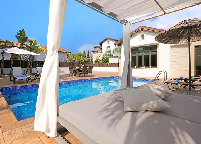 Villa Lara - 3Bed Bangalow With Large Pool