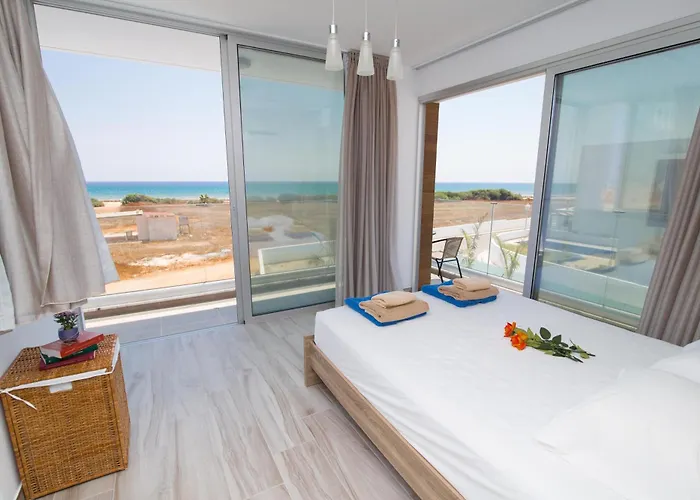 Villa Lynn Boutique Beachfront