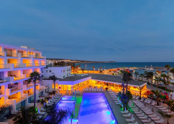 Limanaki Beach Hotel & Suites